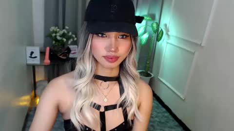 zelainalovetocum online show from March 12, 9:24 pm