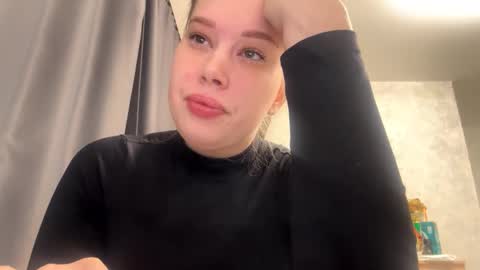 Sindy online show from March 3, 4:24 pm