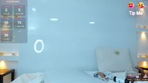 Zenda Evans online show from March 3, 9:55 am