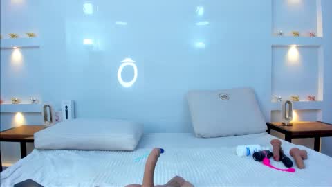 Zenda Evans online show from September 30, 4:28 am