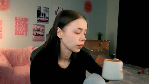 Snapshot of zeneexe chatting on February 26, 7:35 pm Lara online show from February 26, 7:35 pm