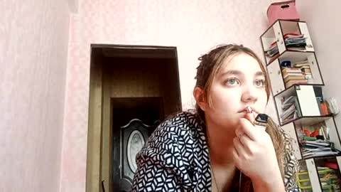 zeniabrossoit online show from April 8, 9:09 am