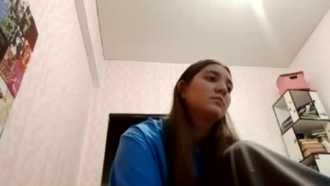 zeniabrossoit online show from April 16, 12:17 pm