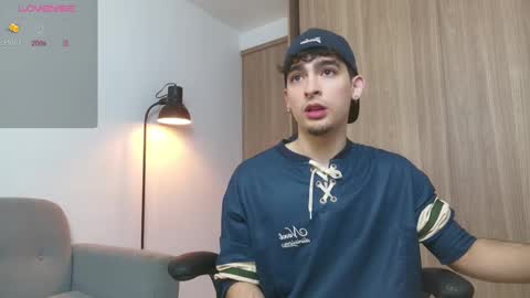 Snapshot of zenn_rush chatting on February 17, 1:32 pm Zenn online show from February 17, 1:32 pm