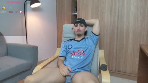 Snapshot of zenn_rush chatting on February 19, 12:44 pm Zenn online show from February 19, 12:44 pm