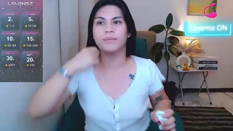 Snapshot of zephyraaaaa chatting on June 24, 1:54 pm zephyraaaaa online show from June 24, 1:54 pm