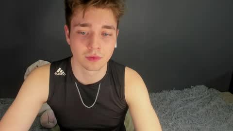 Ethan online show from April 6, 1:36 am