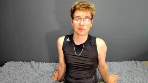 Ethan online show from June 22, 2:13 am