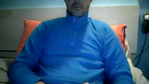 Snapshot of zeus00811 chatting on February 2, 6:48 am zeus online show from February 2, 6:48 am