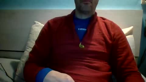 Snapshot of zeus00811 chatting on February 17, 6:53 am zeus online show from February 17, 6:53 am