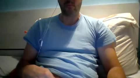 Snapshot of zeus00811 chatting on October 24, 5:26 am zeus online show from October 24, 5:26 am