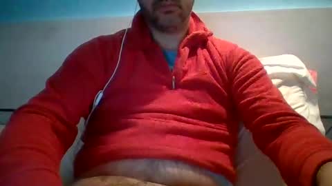 Snapshot of zeus00811 chatting on October 24, 10:28 pm zeus online show from October 24, 10:28 pm