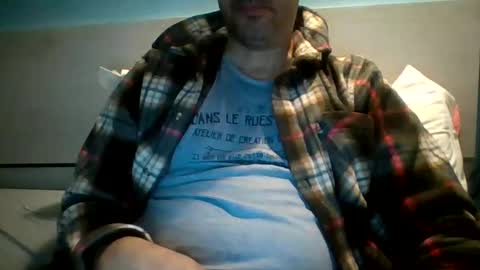 Snapshot of zeus00811 chatting on October 30, 6:15 am zeus online show from October 30, 6:15 am