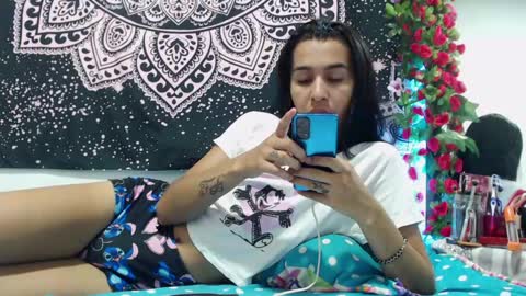 Snapshot of zeus693769 chatting on June 16, 7:11 am zeus693769 online show from June 16, 7:11 am