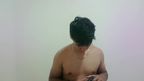 zeus_183 online show from September 20, 11:39 pm