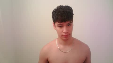 zeus_183 online show from December 19, 3:08 pm