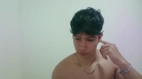 zeus_183 online show from February 28, 5:52 am