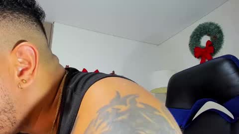 zeus strong online show from December 11, 11:43 pm