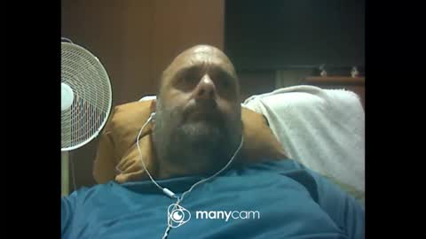Snapshot of zeusdioss chatting on May 9, 12:49 am zeusdioss online show from May 9, 12:49 am
