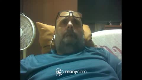 Snapshot of zeusdioss chatting on May 11, 12:05 am zeusdioss online show from May 11, 12:05 am