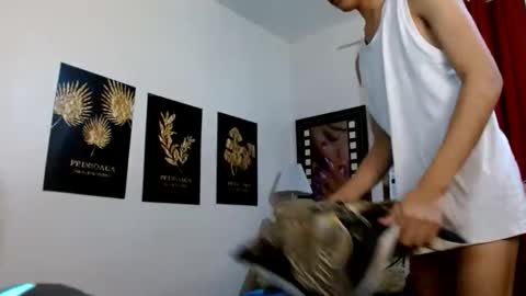 Snapshot of zevierbalte chatting on November 27, 9:17 pm zavier skinny asian online show from November 27, 9:17 pm