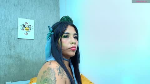 ZHAMIRA  ANDRES online show from January 12, 4:08 pm