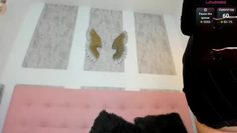 ZHAMIRA  ANDRES online show from March 21, 9:40 pm