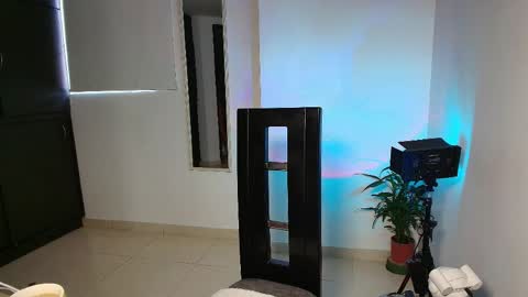 Snapshot of zhara_11 chatting on May 20, 12:44 pm Zhara online show from May 20, 12:44 pm