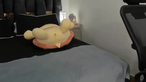 Snapshot of ziataylor chatting on February 12, 12:16 am ziataylor online show from February 12, 12:16 am