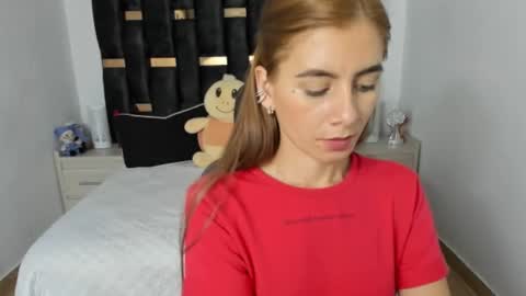 Snapshot of ziataylor chatting on February 13, 12:46 am ziataylor online show from February 13, 12:46 am