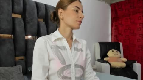 Snapshot of ziataylor chatting on March 6, 9:42 pm ziataylor online show from March 6, 9:42 pm