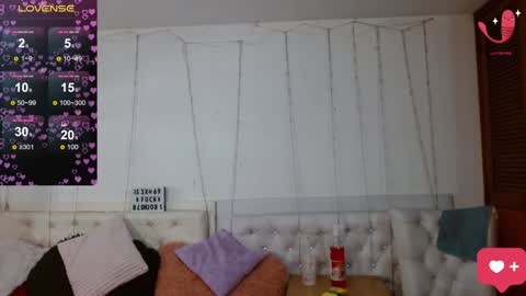 Snapshot of zion_bora chatting on January 22, 3:20 am Zion Bora online show from January 22, 3:20 am