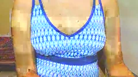 Snapshot of zisaa_indian chatting on March 3, 8:27 am Zisu online show from March 3, 8:27 am