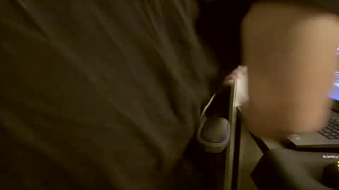 Snapshot of zissix chatting on December 3, 10:06 am zissix online show from December 3, 10:06 am