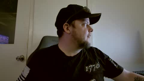 Snapshot of zissix chatting on February 14, 1:45 am zissix online show from February 14, 1:45 am