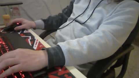 Snapshot of zkraston11 chatting on March 3, 2:15 am zkraston11 online show from March 3, 2:15 am