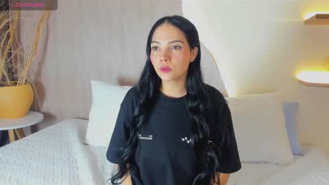 zoe20__ online show from November 12, 8:52 pm