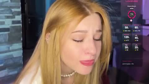 Snapshot of zoe__0 chatting on February 28, 5:15 pm Zoe online show from February 28, 5:15 pm