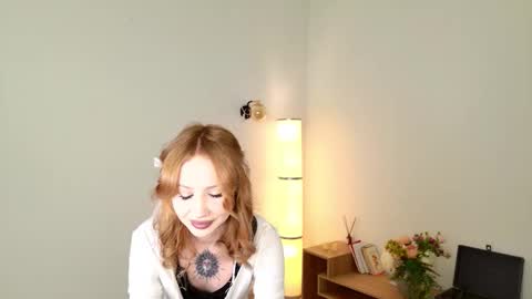 Snapshot of zoe__page chatting on December 21, 8:38 pm Im Zoe online show from December 21, 8:38 pm