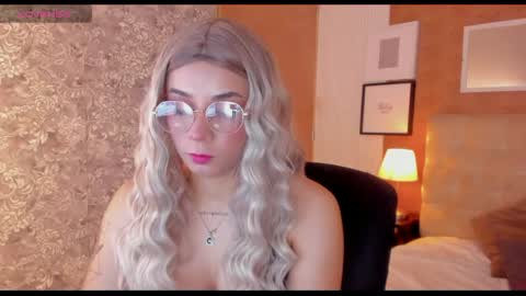 Snapshot of zoe_alanaa chatting on October 13, 6:52 pm ZOEE online show from October 13, 6:52 pm