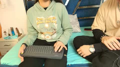 Zoe and dylan  online show from December 2, 12:10 pm