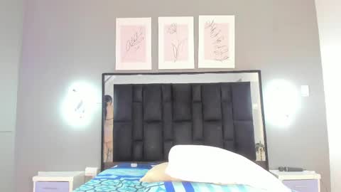 zoe_curvyy online show from June 9, 12:06 pm