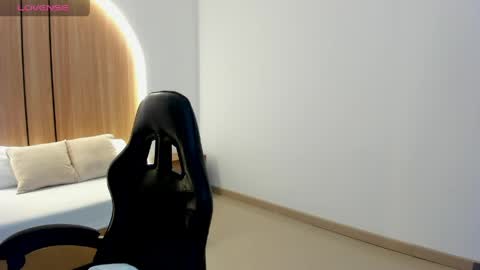 Zoe  online show from April 10, 12:21 pm