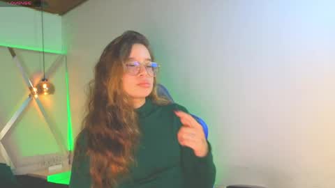 Snapshot of zoe_dear chatting on May 21, 1:40 pm zoe_dear online show from May 21, 1:40 pm