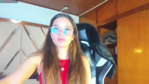 Snapshot of zoe_dear chatting on June 10, 11:24 pm zoe_dear online show from June 10, 11:24 pm