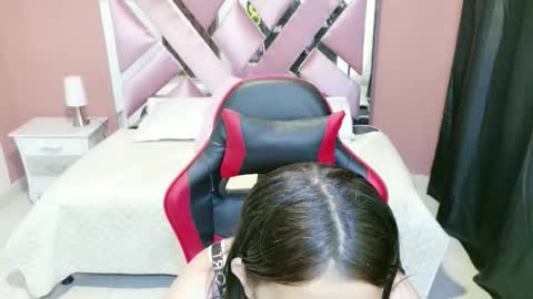 zoe online show from April 7, 12:27 pm