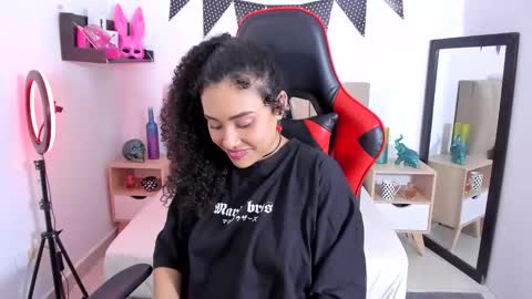 Zoe Gruber online show from December 1, 11:25 pm