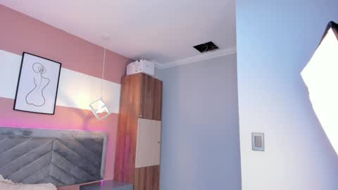 Snapshot of zoe_henderson chatting on February 19, 3:02 am zoe_henderson online show from February 19, 3:02 am