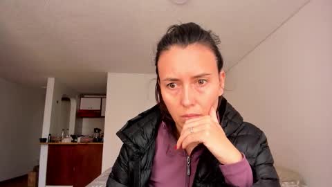 ZOE online show from November 17, 8:36 pm