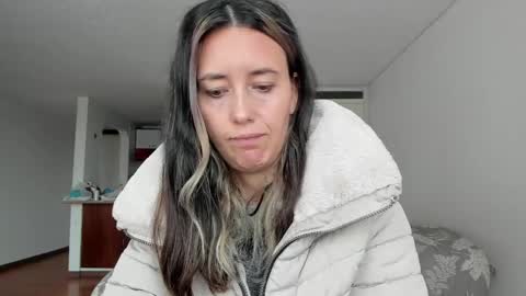 ZOE online show from April 3, 10:08 pm